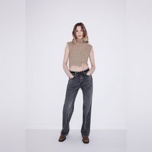 ZARA BLOGGER FAVORITE JEWEL CROP
KNIT VEST, Size L